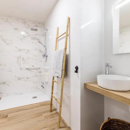 公寓 Moderno Loft Reformado, Smart Tv, Ac, Beach, 3pax 瓦伦西亚